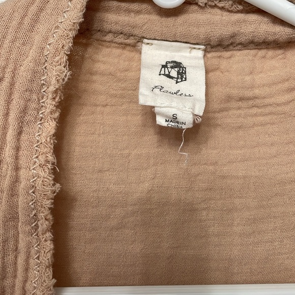 Tan top - Picture 2 of 3